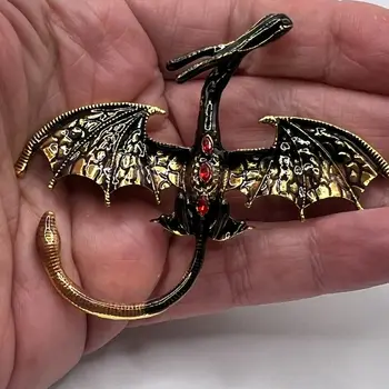Nesramna Flying Dragon Obliko Pin Broške za Moške Osebnosti Obleko Pribor Žensk Vintage Broška Pretirana Živali Zatiči