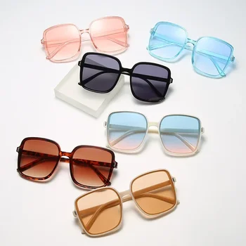 Nova sončna Očala, Riž Nohtov Kvadratnih sončna Očala Gradient Barva Ženske Trend UV Zaščito Retro sončna Očala Lahka in Priročna